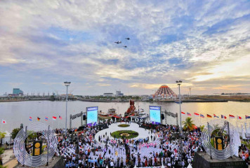 Atourin F8 Makassar